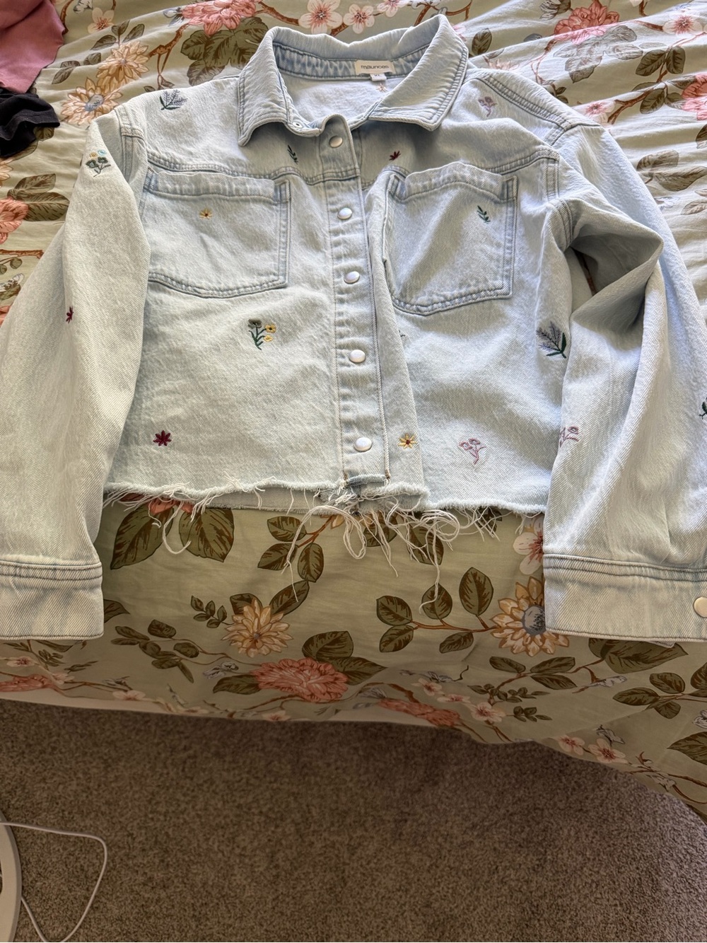 Maurice’s Embroidered Light Wash Denim Jacket size XXL